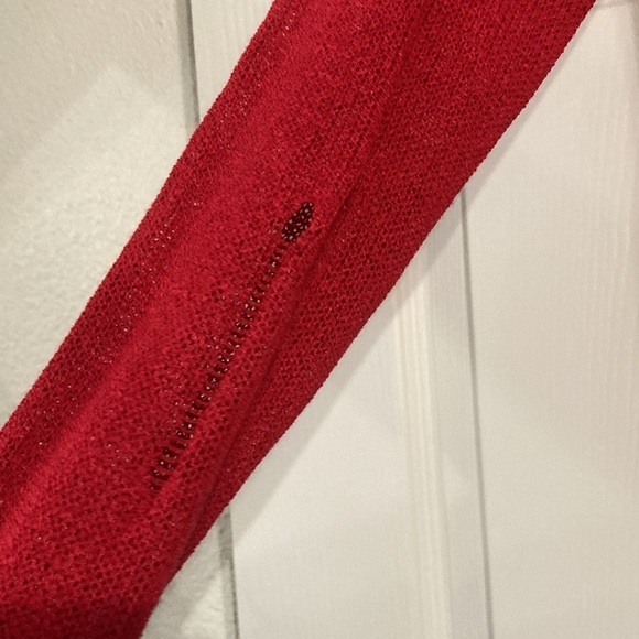 Red sweater with cut out collar and distressed runs size L - Picture 4 of 8